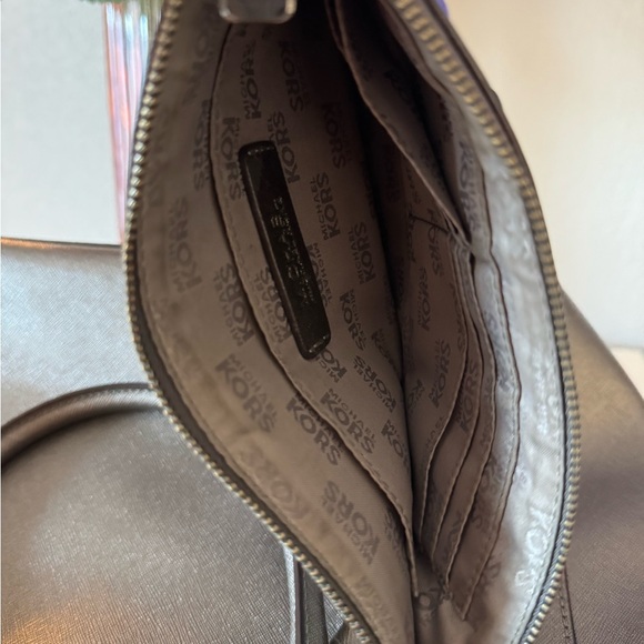 Authentic MK Over Sized Wristlet - Picture 5 of 5